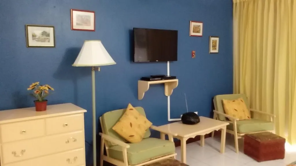 ** Апарт-отель Chrisanns Beach Resort Очо-Риос Ямайка